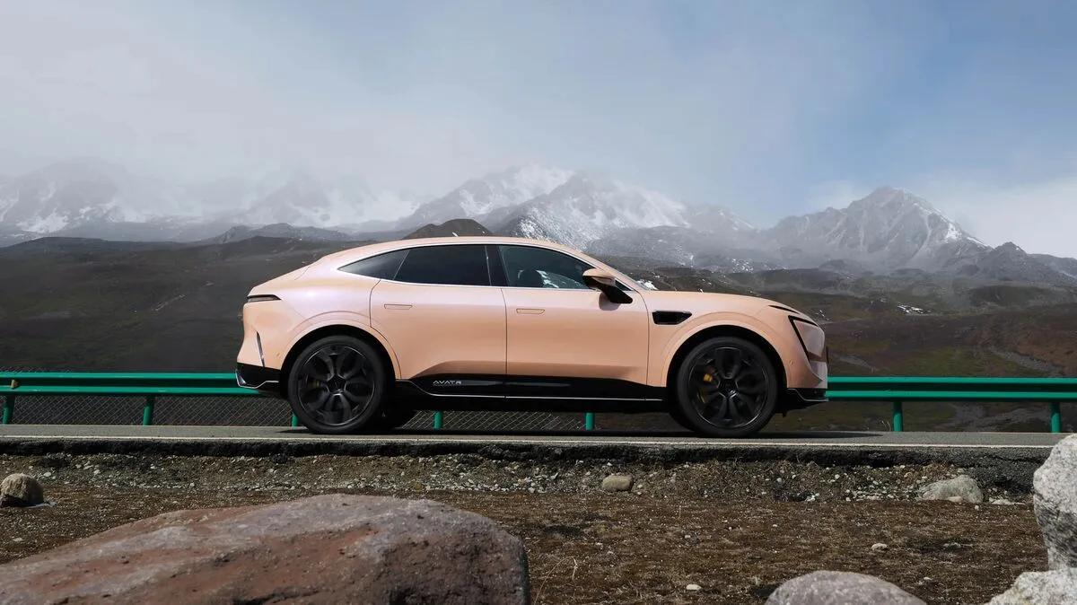 Avatr 11 thumbnail 3