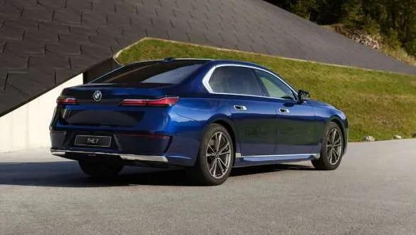 BMW 7 Series thumbnail 9