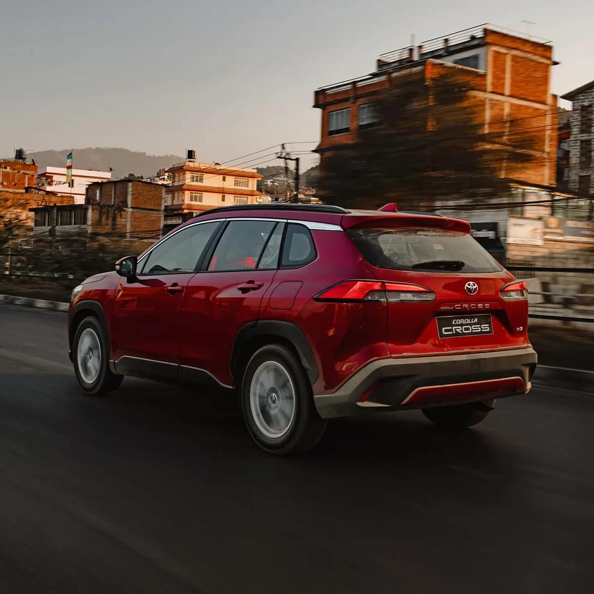 Toyota Corolla Cross Hybrid Electric thumbnail 2