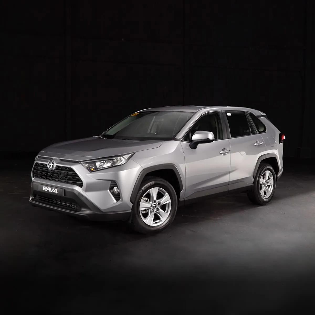 Toyota RAV4 Hybrid Electric thumbnail 2
